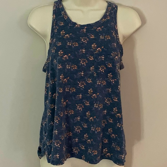 American Eagle woman’s  tank - Picture 1 of 5